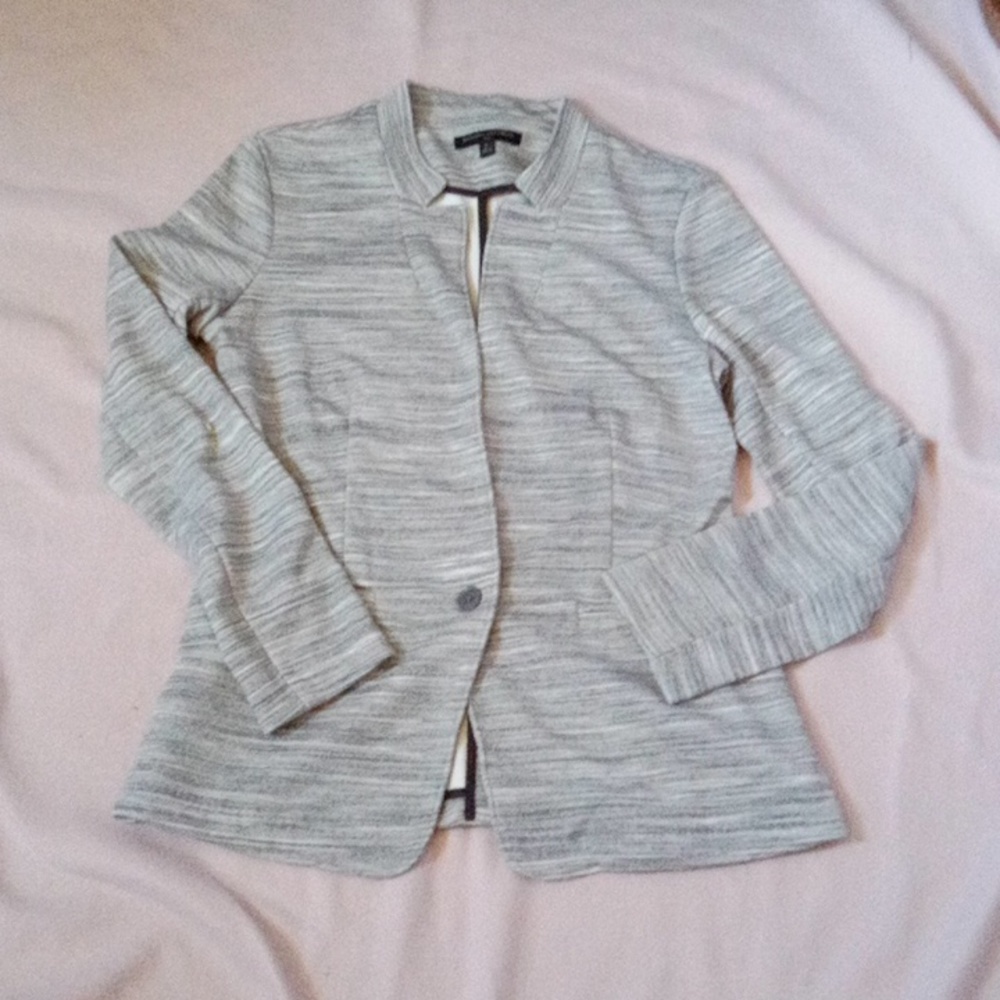 NWOT WOMEN'S SZ S BANANA REPUBLIC GREY BLASER